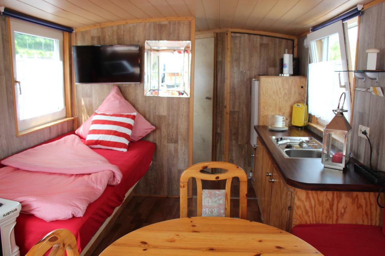 Hausboot Bounty Hotel Санкт Гоар Екстериор снимка