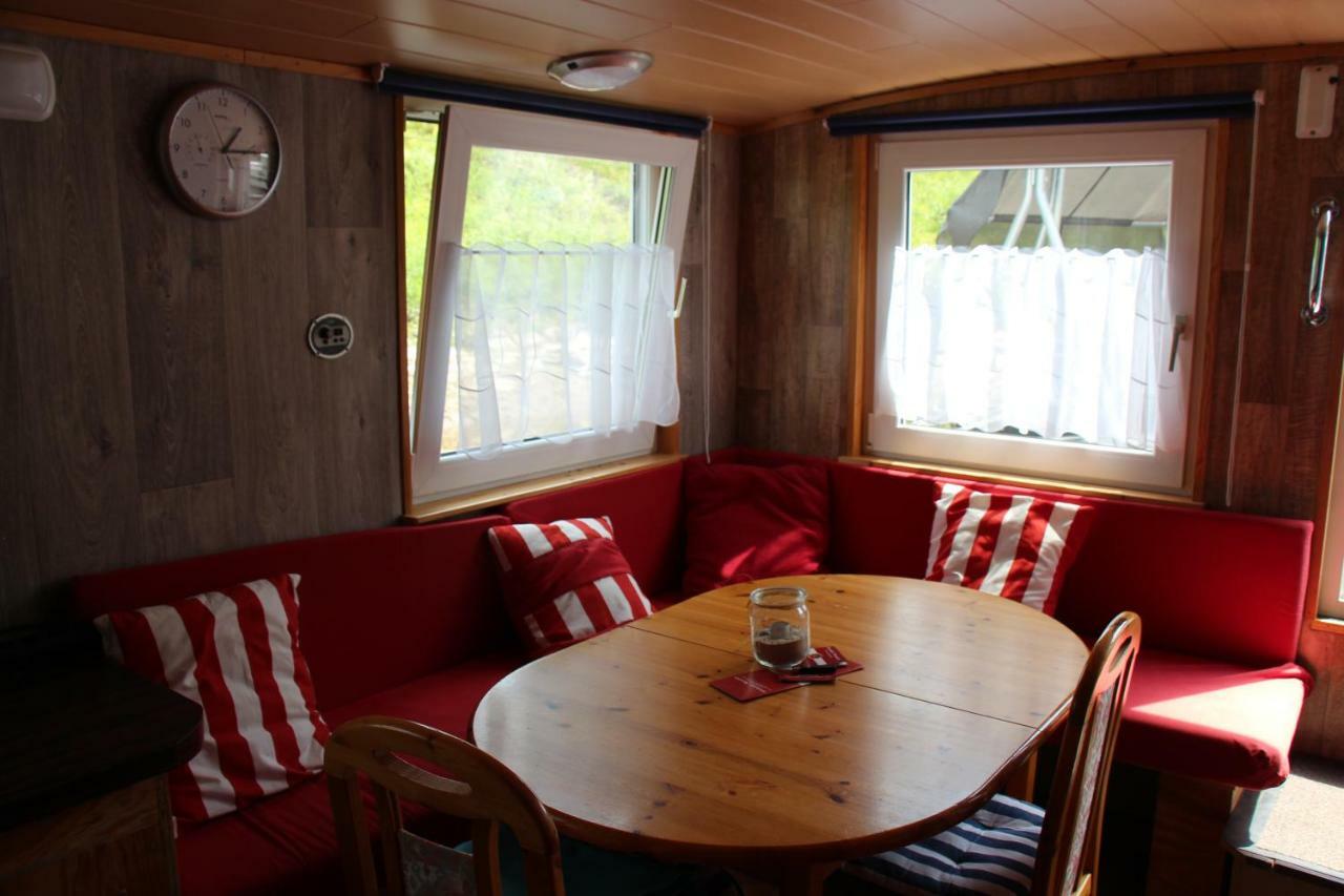 Hausboot Bounty Hotel Санкт Гоар Екстериор снимка
